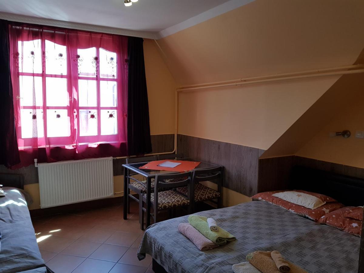 Leganyi Apartmanhaz Eger Exterior photo