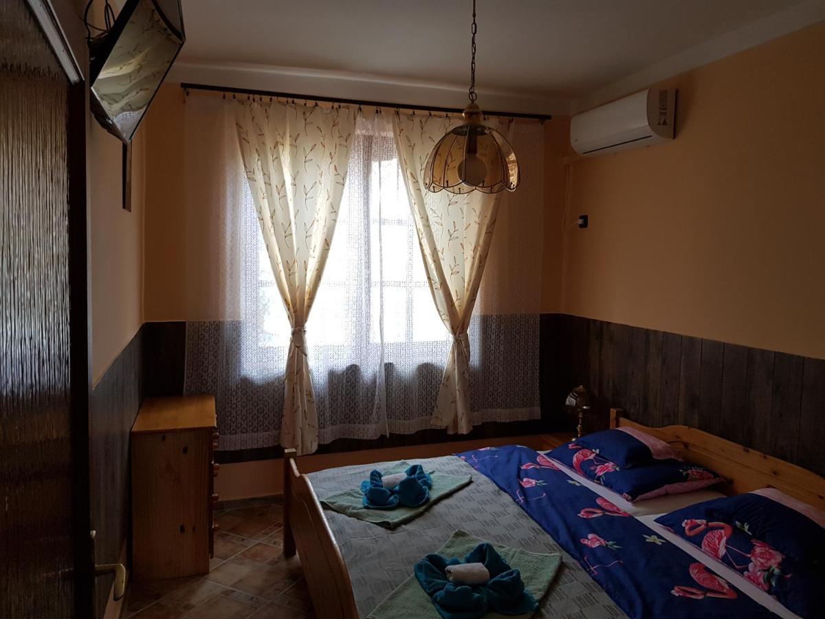 Leganyi Apartmanhaz Eger Exterior photo